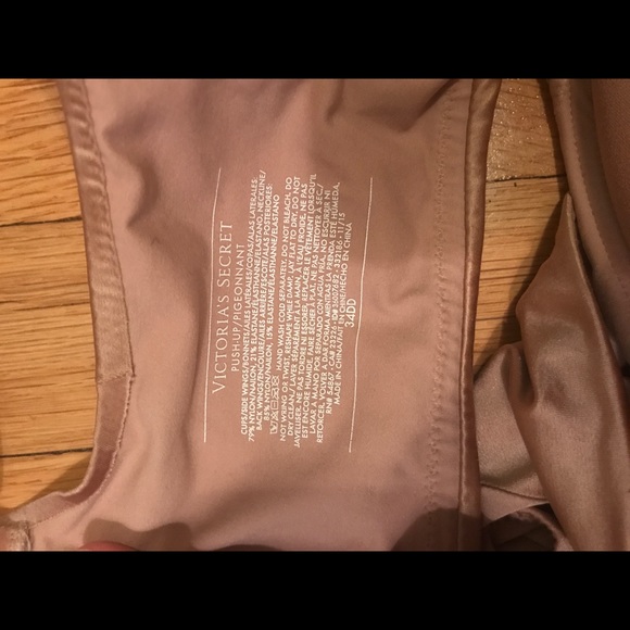 Women’s Victoria Secret Bras - Picture 3 of 3